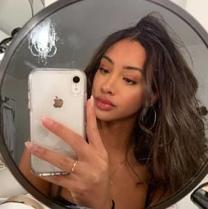 Meet your Posher, Ève